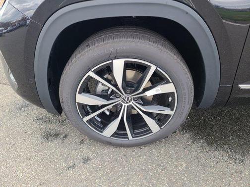 2025 Volkswagen Atlas Cross Sport 2.0T SEL Premium R-Line