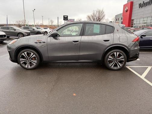 Grigio 2025 Maserati Grecale Folgore Base