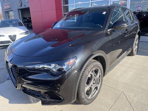 2025 Alfa Romeo Stelvio Base