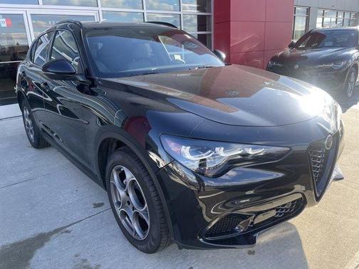 2025 Alfa Romeo Stelvio Base