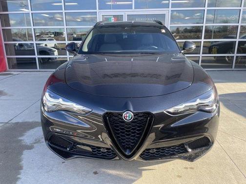 2025 Alfa Romeo Stelvio Base