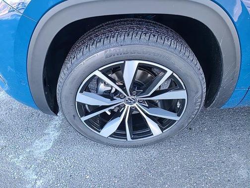 2025 Volkswagen Atlas 2.0T SEL Premium R-Line