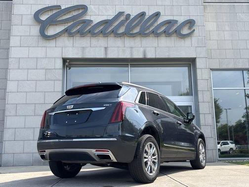 2022 Cadillac XT5 Premium Luxury