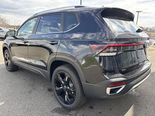 Deep Black Pearl Effect 2026 Volkswagen Taos 1.5T SEL
