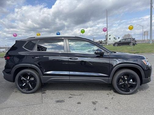 Deep Black Pearl Effect 2026 Volkswagen Taos 1.5T SEL