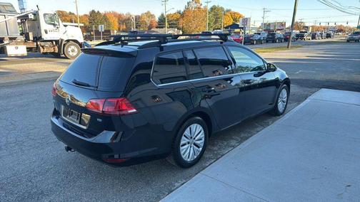 2015 Volkswagen Golf SportWagen TDI S 4-Door