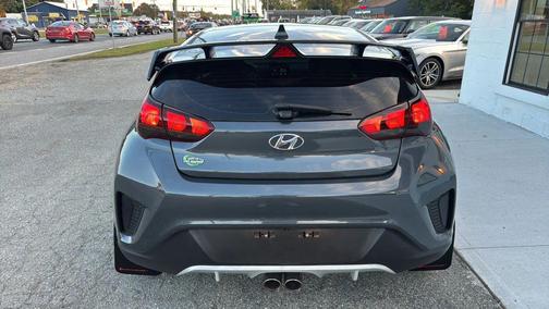 2019 Hyundai Veloster 2