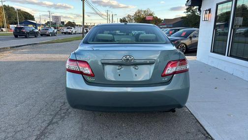 2011 Toyota Camry LE