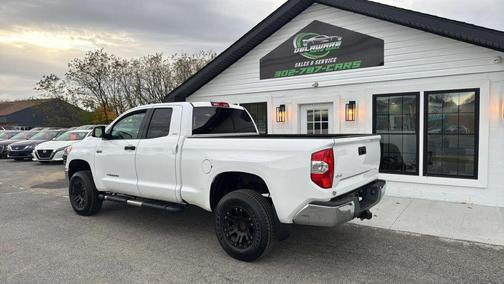 2017 Toyota Tundra SR5