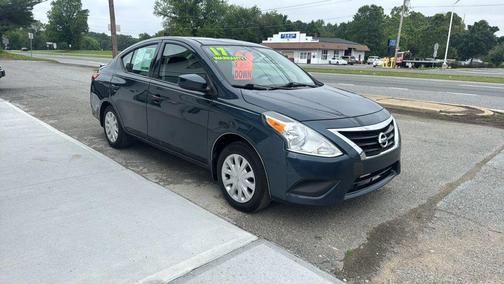 2017 Nissan Versa 1.6 S+
