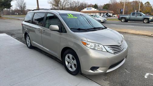 2015 Toyota Sienna LE