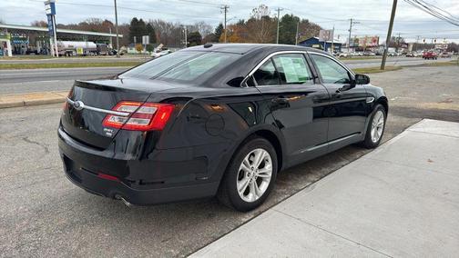 2018 Ford Taurus SEL Sedan 4D