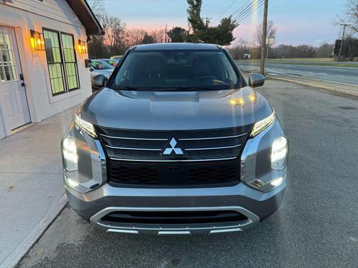 2022 Mitsubishi Outlander SE Launch Edition 2WD