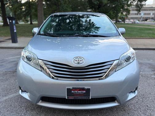 2011 Toyota Sienna XLE