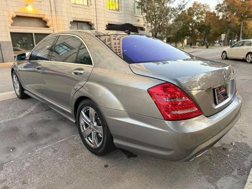 2010 Mercedes-Benz S-Class S 550 Sedan 4D