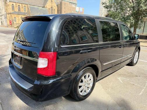 2012 Chrysler Town & Country Touring