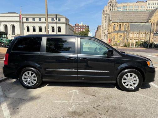 2012 Chrysler Town & Country Touring