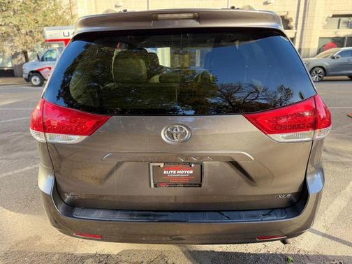2014 Toyota Sienna XLE
