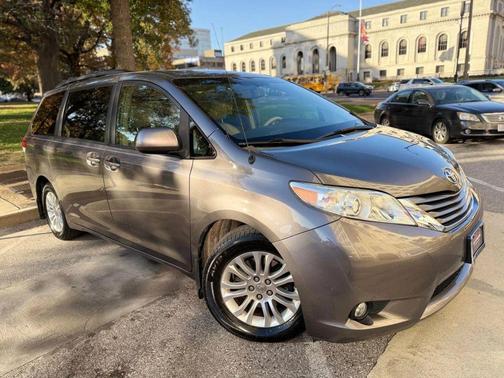 2014 Toyota Sienna XLE