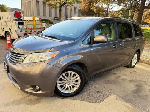 2014 Toyota Sienna XLE