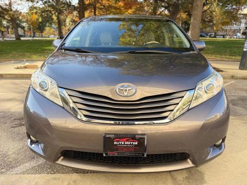 2014 Toyota Sienna XLE