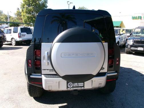 2020 Land Rover Defender 110 SE