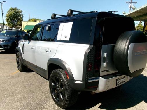 2020 Land Rover Defender 110 SE