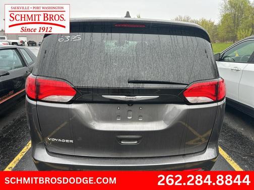 Granite Crystal Clearcoat Metallic 2023 Chrysler Voyager LX