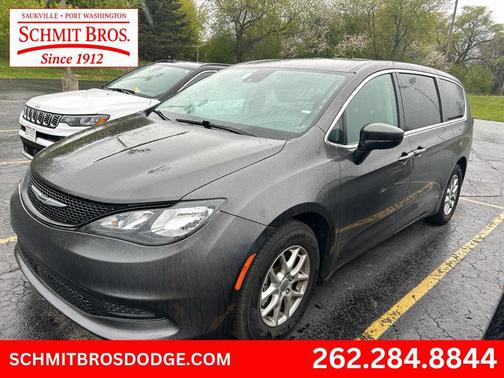 Granite Crystal Clearcoat Metallic 2023 Chrysler Voyager LX