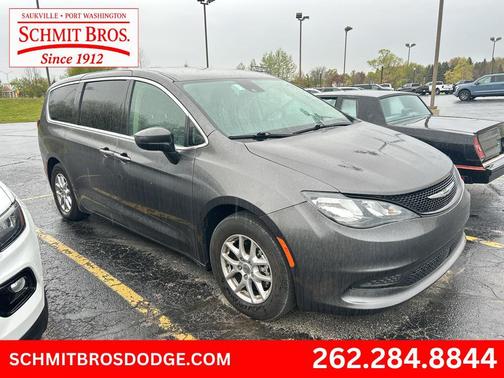 Granite Crystal Clearcoat Metallic 2023 Chrysler Voyager LX