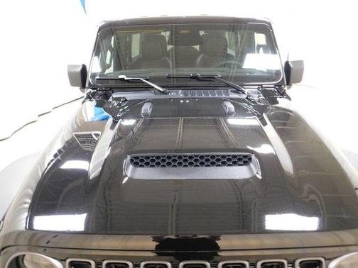 Black Clearcoat 2026 Jeep Wrangler Rubicon