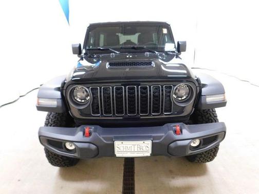 Black Clearcoat 2026 Jeep Wrangler Rubicon