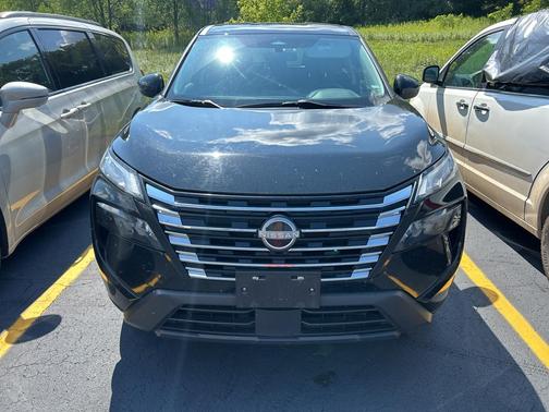 Super Black 2024 Nissan Rogue SV