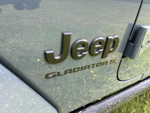 Anvil Clearcoat 2026 Jeep Gladiator Sport