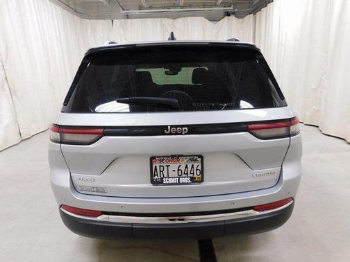 Silver Zynith 2022 Jeep Grand Cherokee Laredo