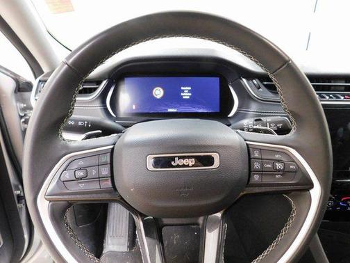 Silver Zynith 2022 Jeep Grand Cherokee Laredo