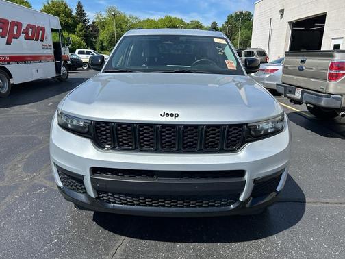 Silver Zynith 2023 Jeep Grand Cherokee L Limited