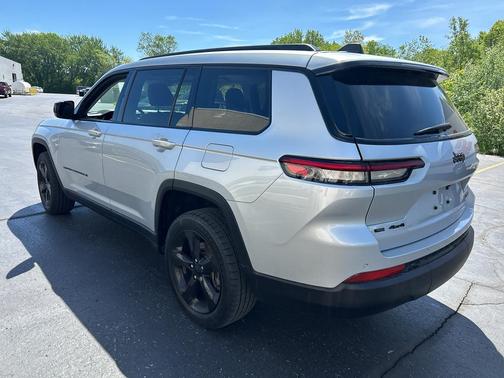 Silver Zynith 2023 Jeep Grand Cherokee L Limited
