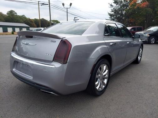 2016 Chrysler 300 Limited