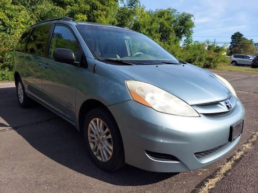 2009 Toyota Sienna LE