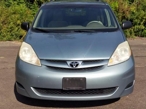 2009 Toyota Sienna LE