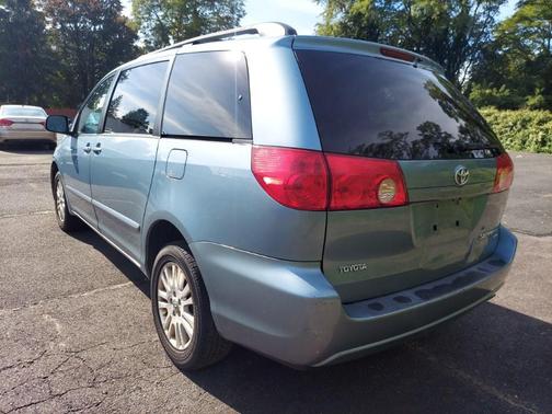 2009 Toyota Sienna LE