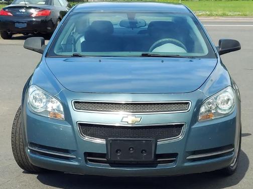 Green 2009 Chevrolet Malibu LS