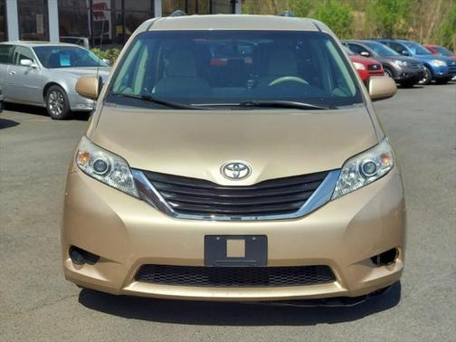 2014 Toyota Sienna LE