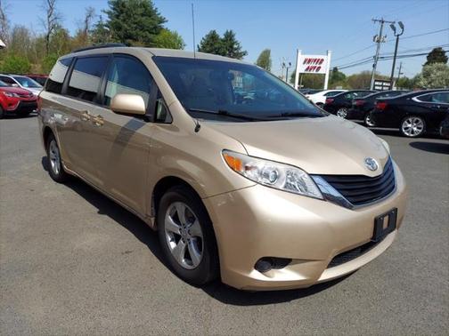 2014 Toyota Sienna LE