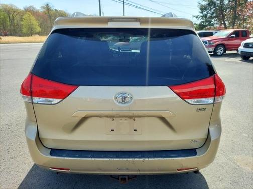 2014 Toyota Sienna LE