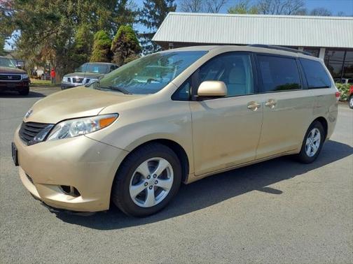 2014 Toyota Sienna LE