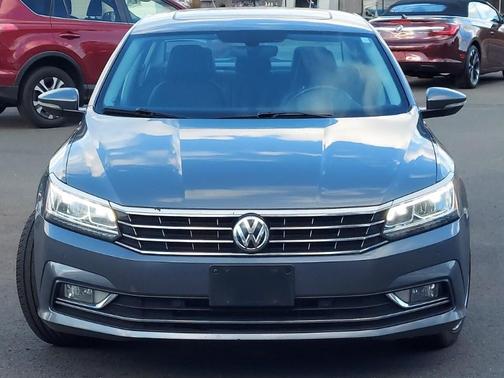 2017 Volkswagen Passat 1.8T SE w/Technology