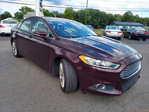 Red 2013 Ford Fusion SE