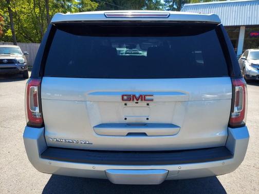 Quicksilver Metallic 2019 GMC Yukon XL SLT